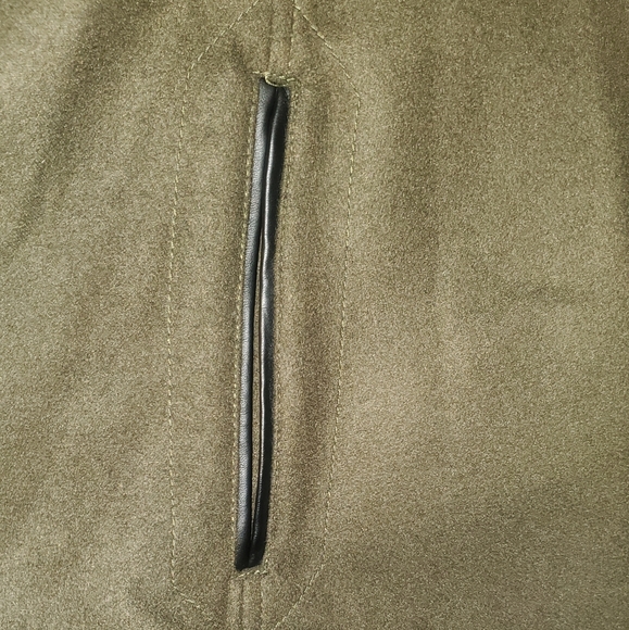 Poncho - Picture 3 of 3